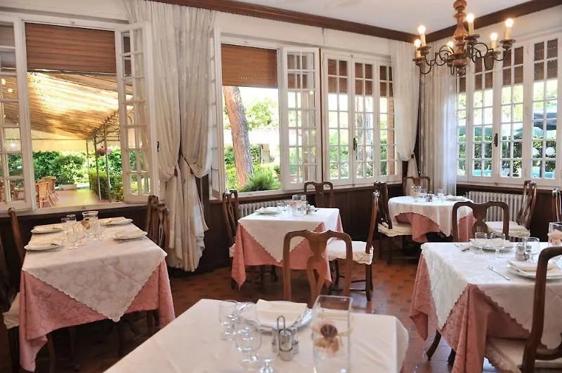 Hotel La Pineta Al Mare Форте-деи-Марми