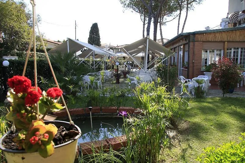 Hotel La Pineta Al Mare Форте-деи-Марми
