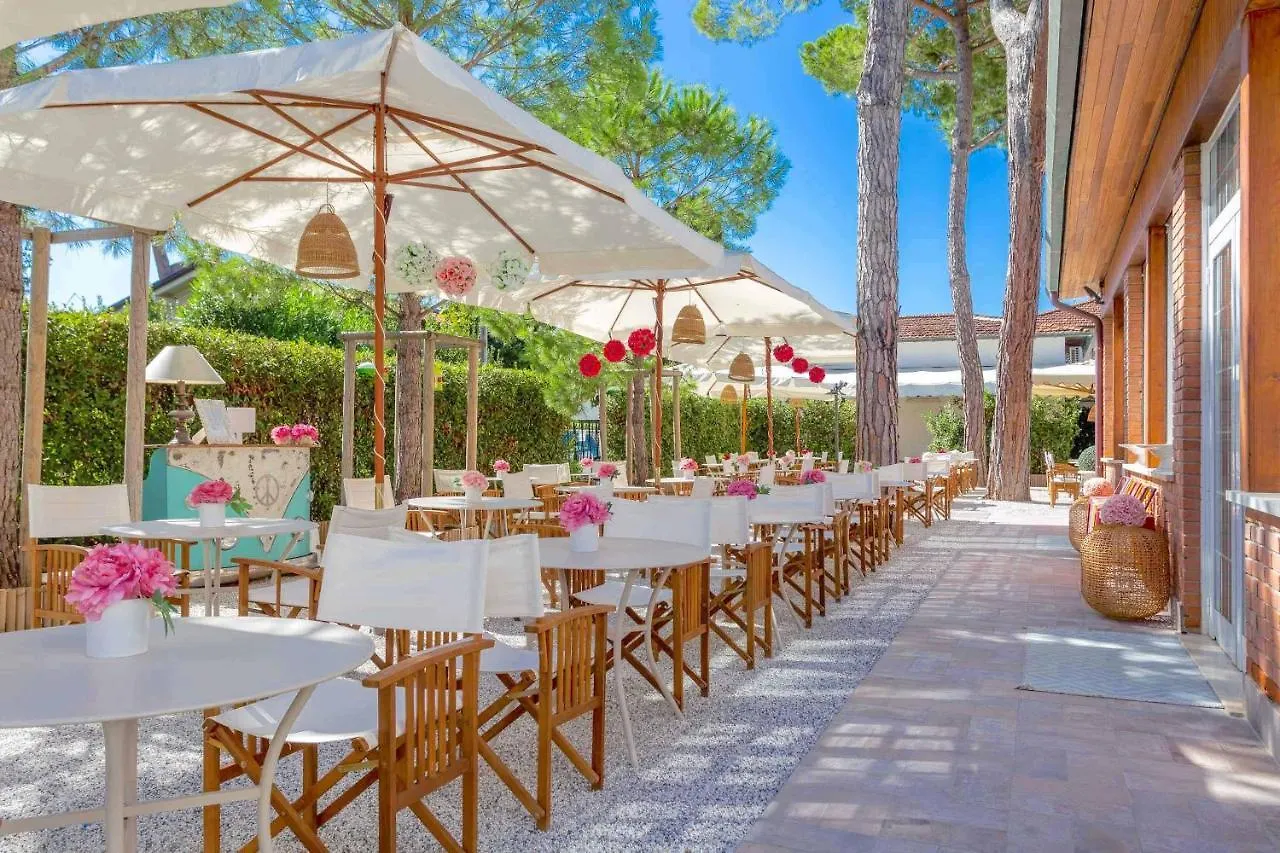 Hotel La Pineta Al Mare Форте-деи-Марми