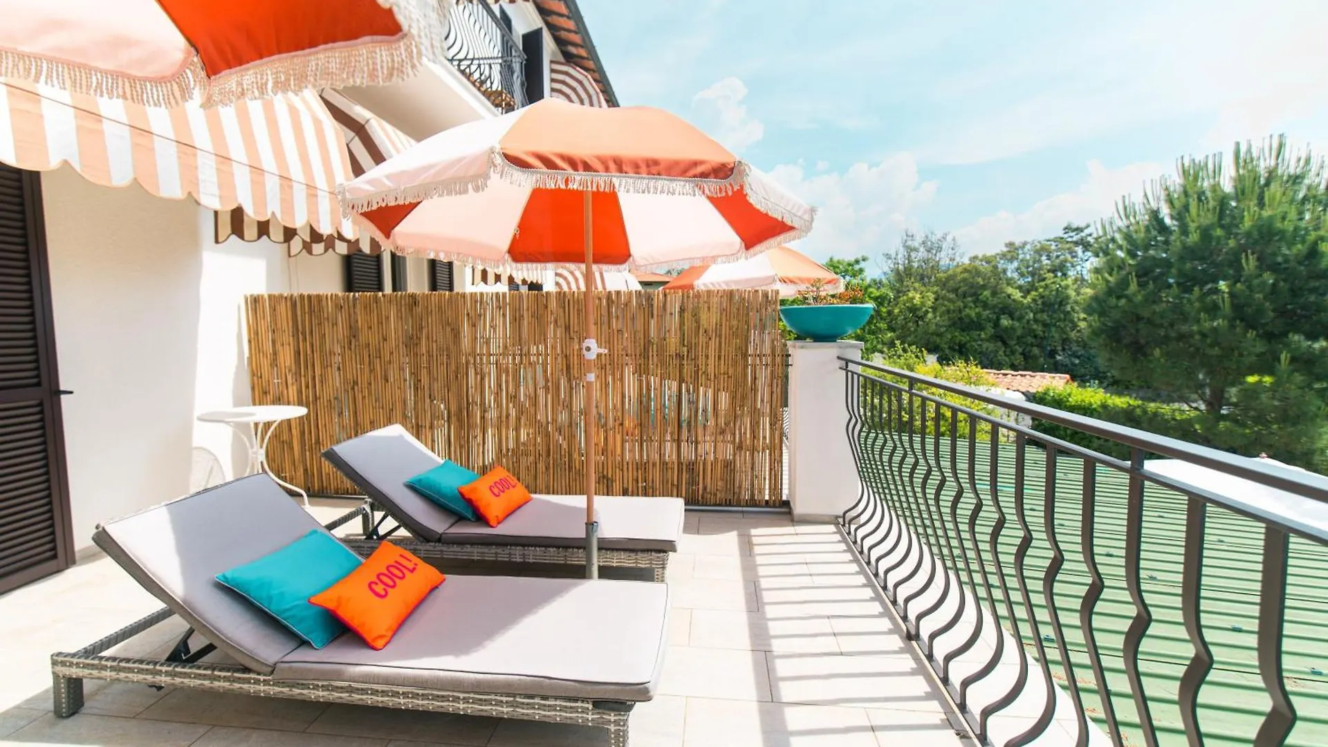 Hotel La Pineta Al Mare Forte dei Marmi 3*,  Italia