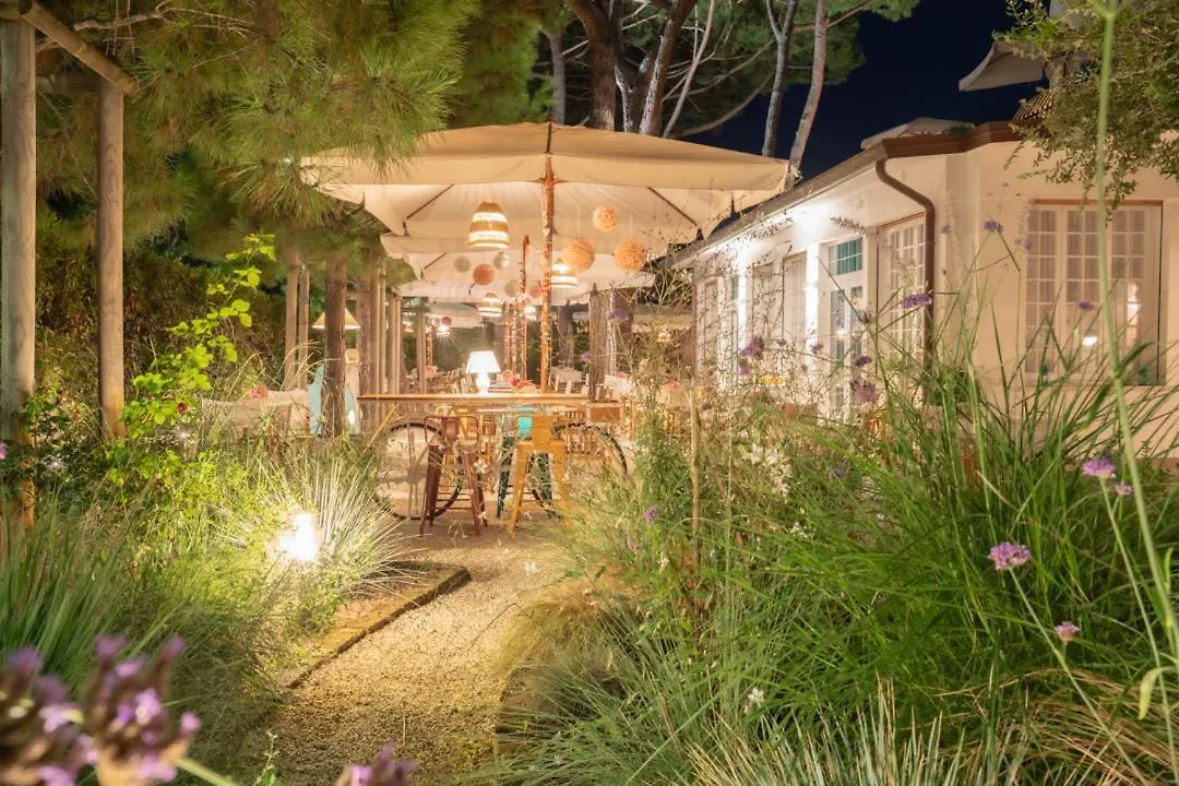 Hotel La Pineta Al Mare Forte dei Marmi Italia