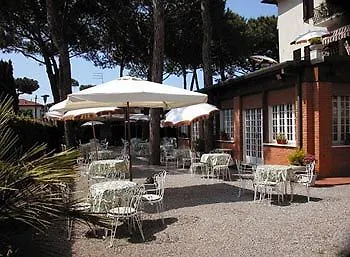 Hotel La Pineta Al Mare Форте-деи-Марми